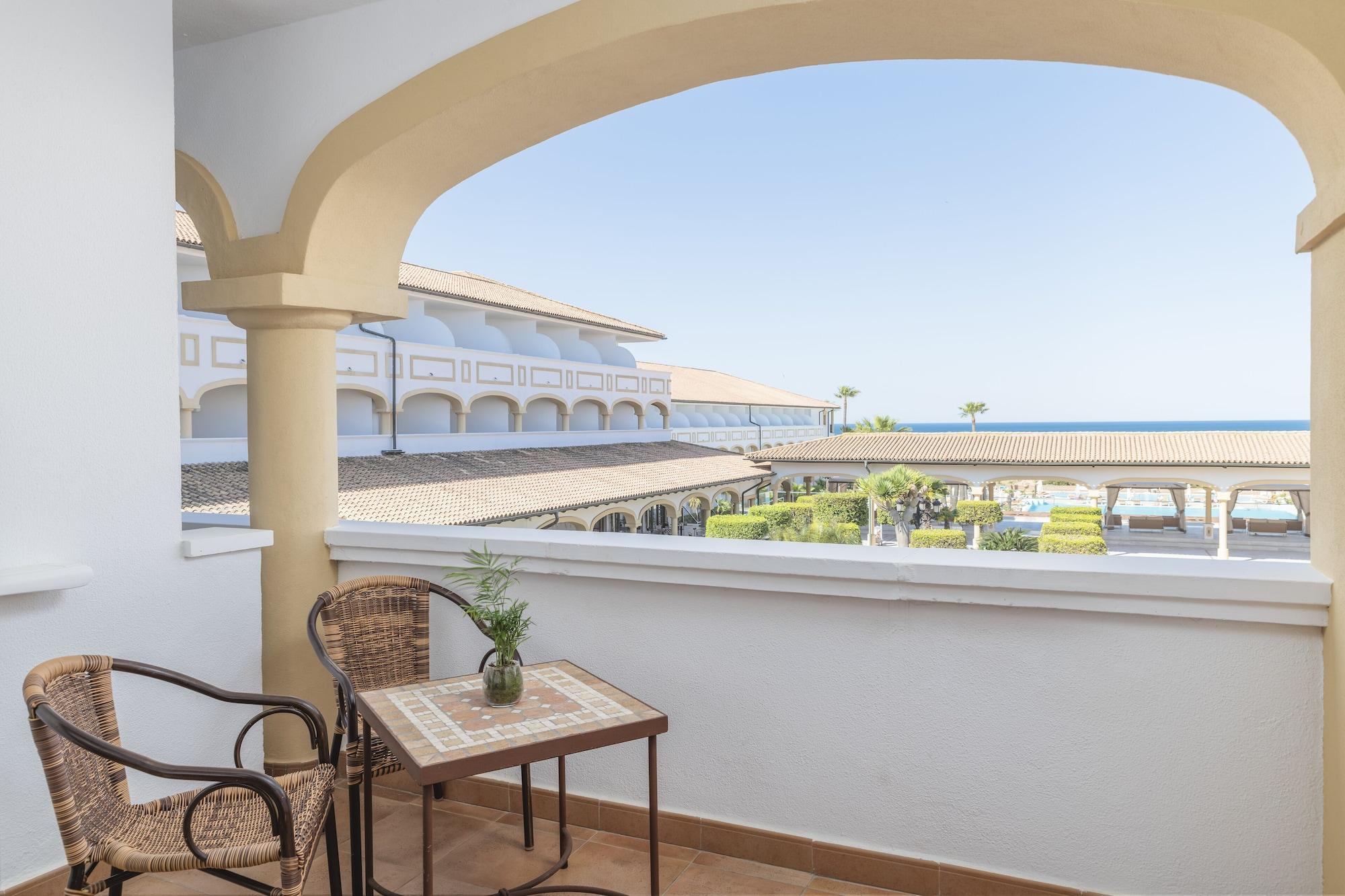 Iberostar Selection Andalucia Playa Hotell Chiclana de la Frontera Exteriör bild Balcony of a room at the hotel