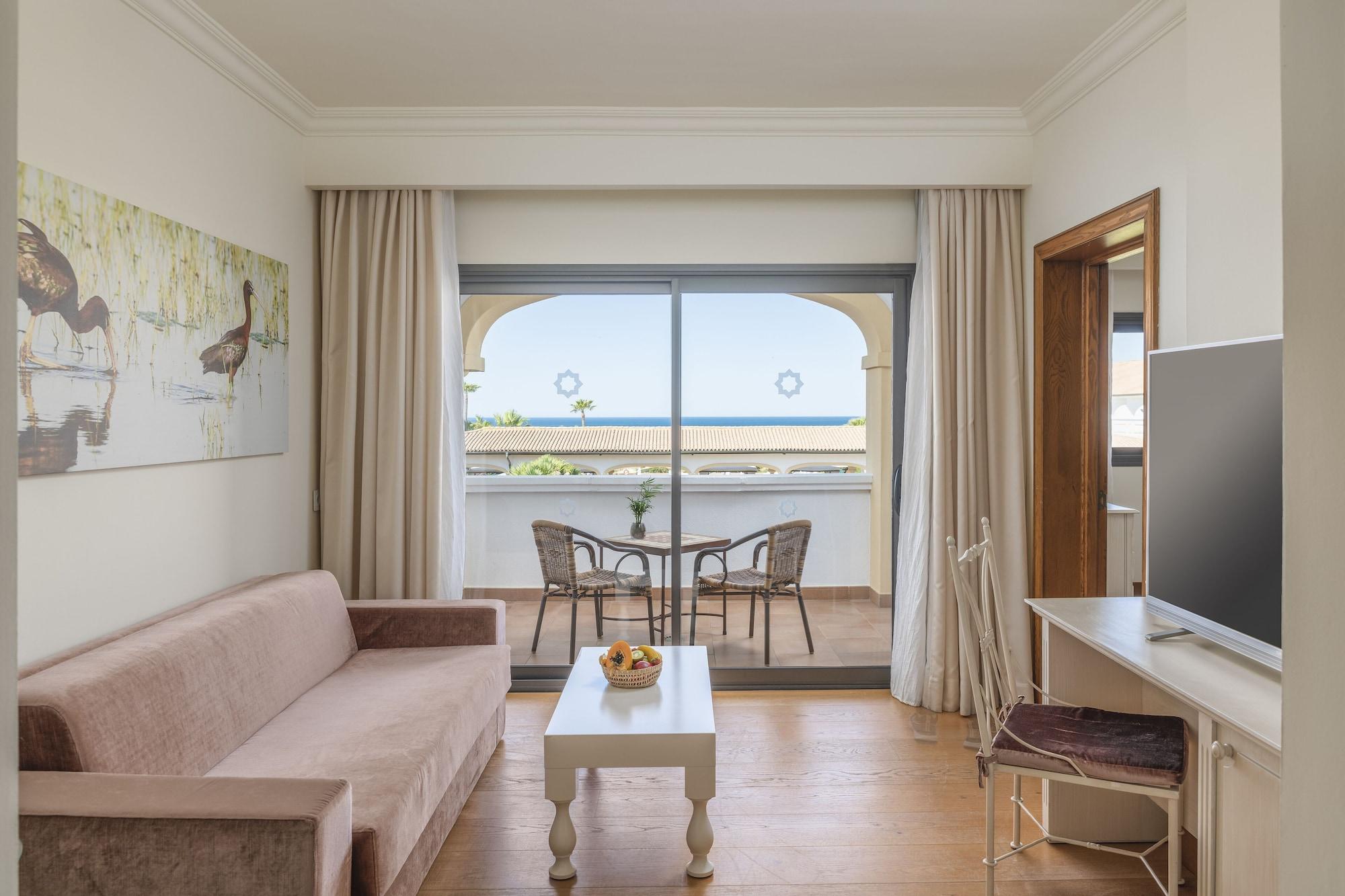 Iberostar Selection Andalucia Playa Hotell Chiclana de la Frontera Exteriör bild A typical room at the hotel