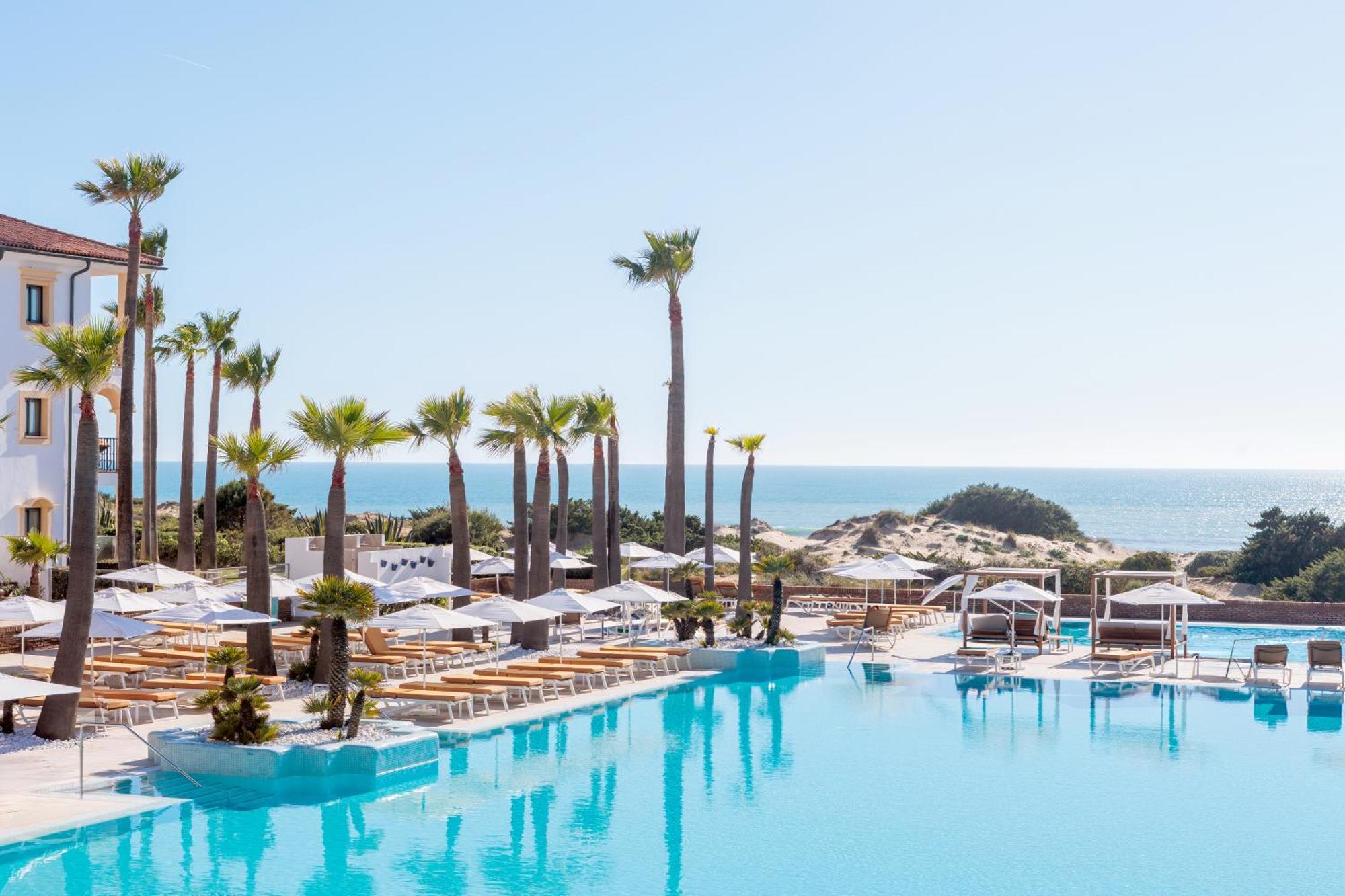 Iberostar Selection Andalucia Playa Hotell Chiclana de la Frontera Exteriör bild The resort's main pool